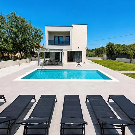 Casa Debeljak