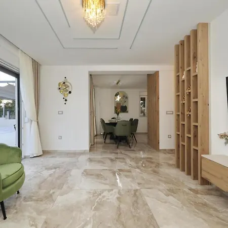 Casa *